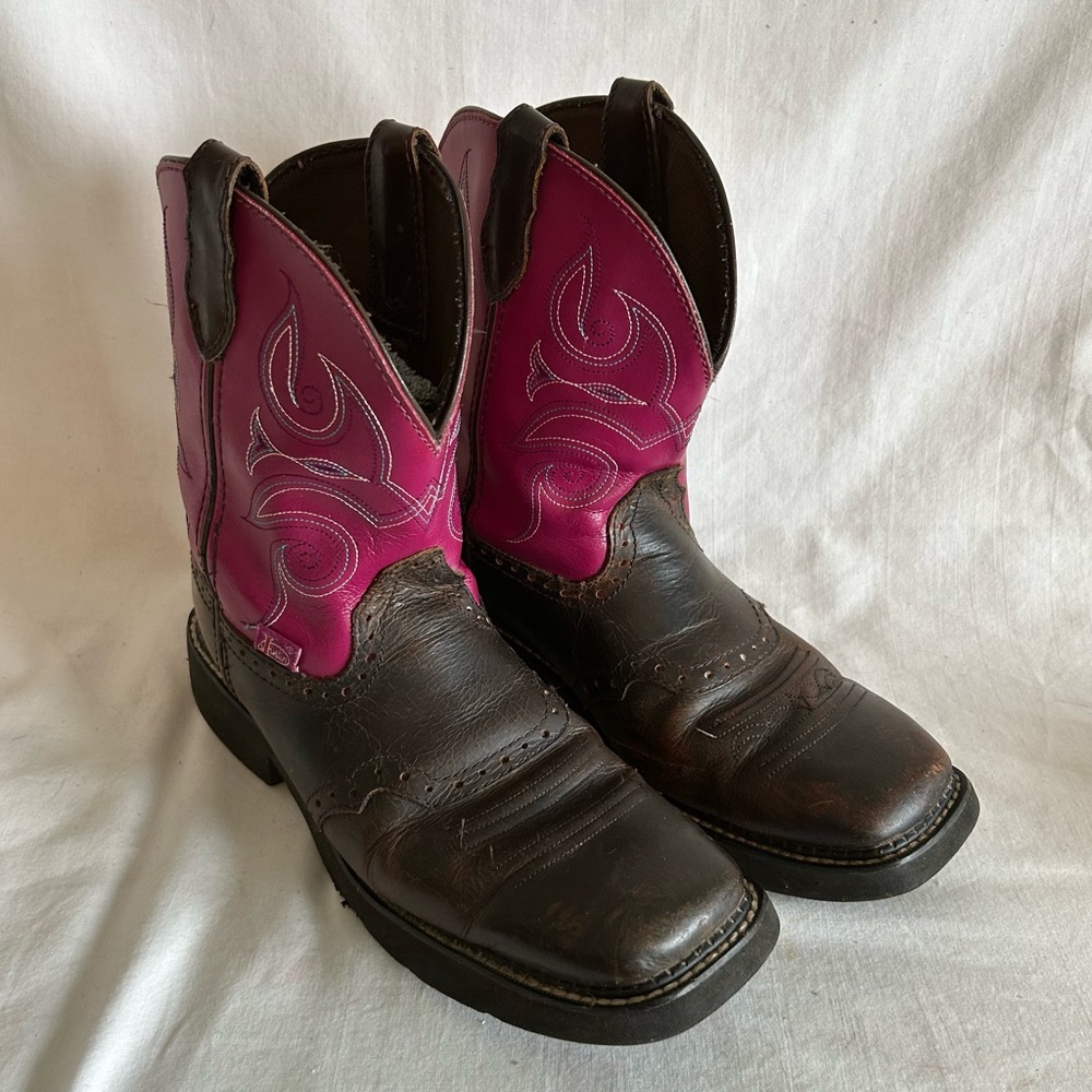 JUSTIN Gypsy Leather Western Boots Dark Brown with Bright Pink Shaft Size 9.5M